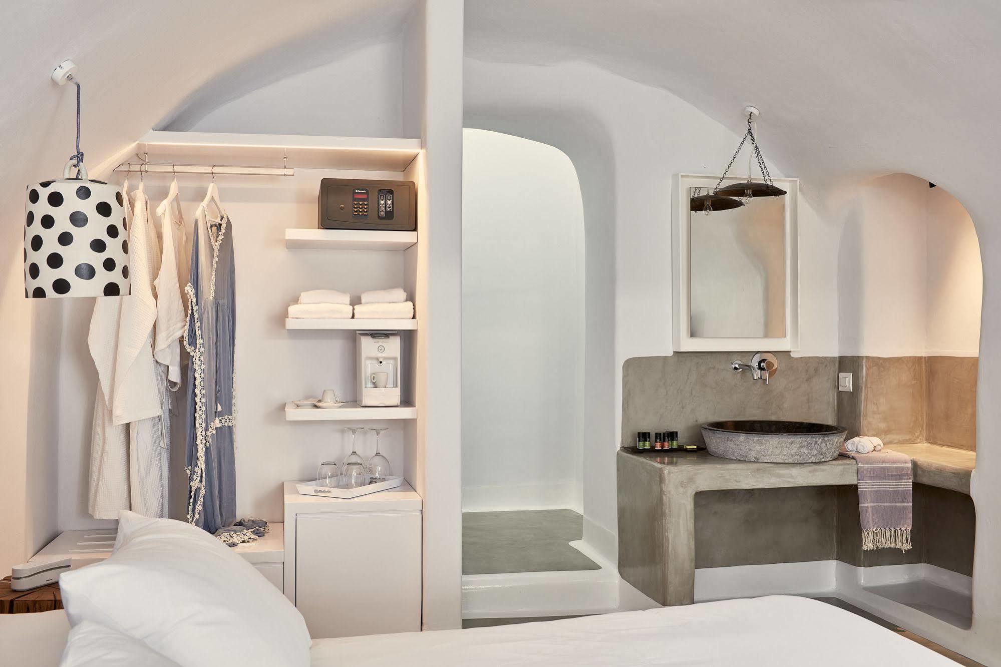 פריבולוס Boho Suites Santorini מראה חיצוני תמונה